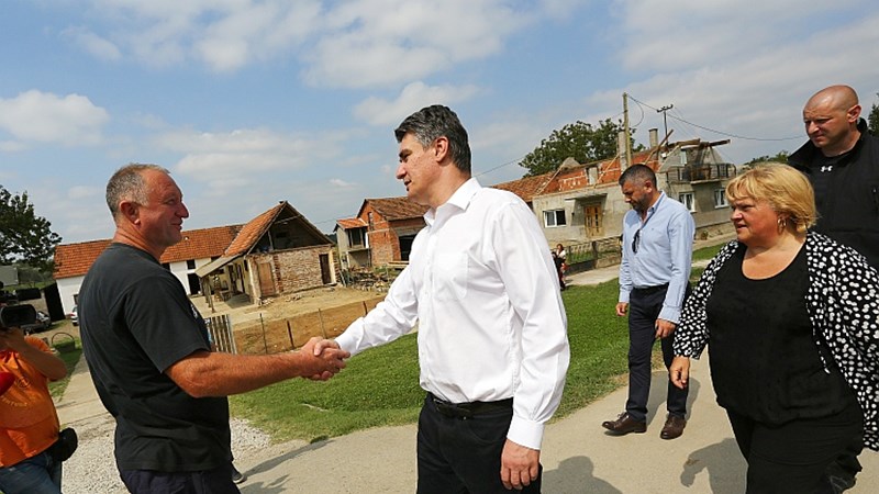 Predsjednik Vlade u Gunji i Račinovcima: Obnova je dobro organizirana, škola u Gunji bit će spremna za nastavu